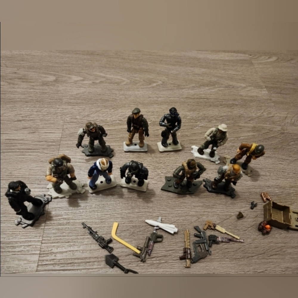 Mega Construx Call of Duty Action Figures Lot of 11